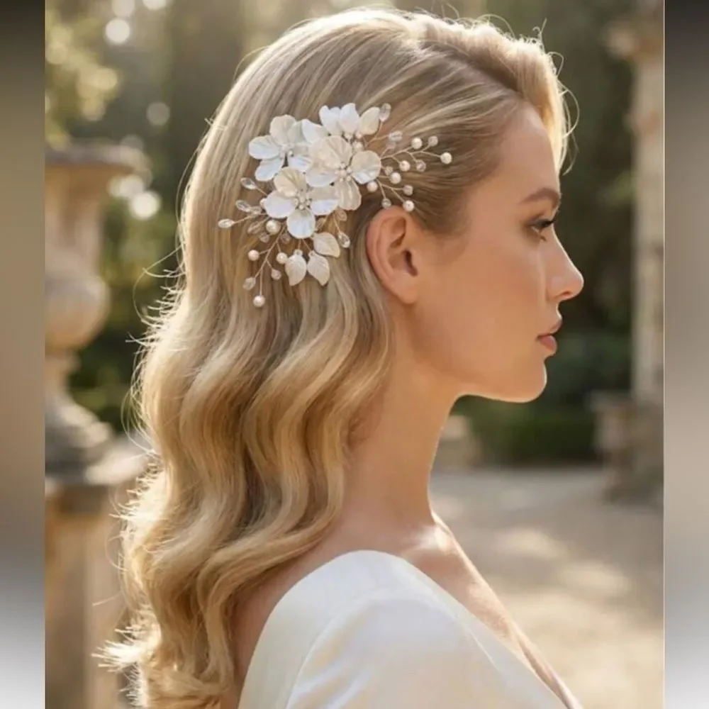 Anthropologie White Floral Pearl Hair Clip R375
